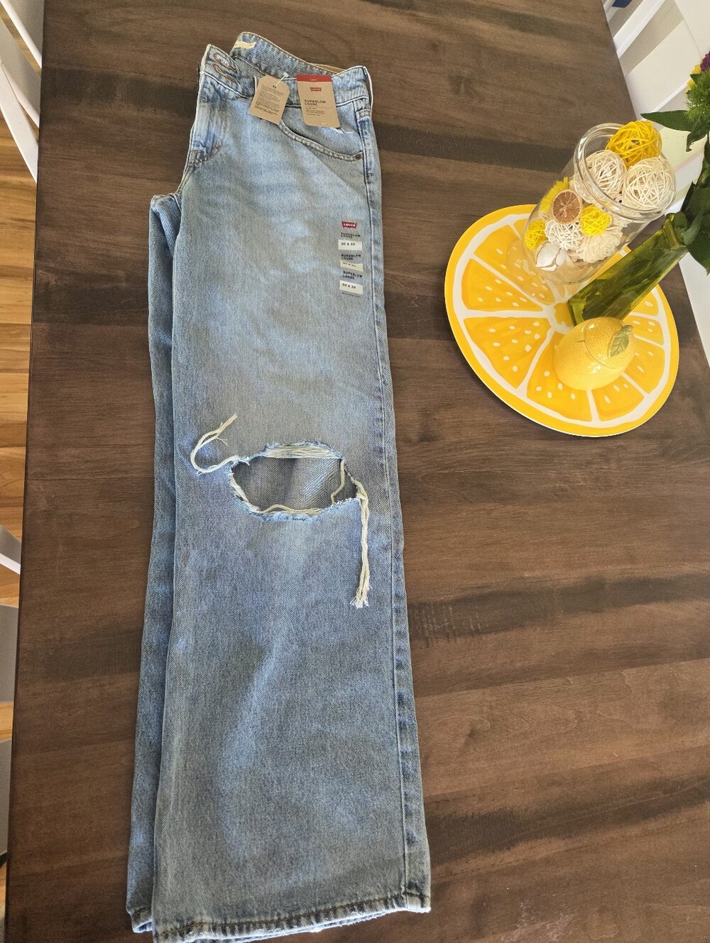 Levi's Women's Light Wash Distressed Straight-Leg Jeans,30x32 (Size 10)